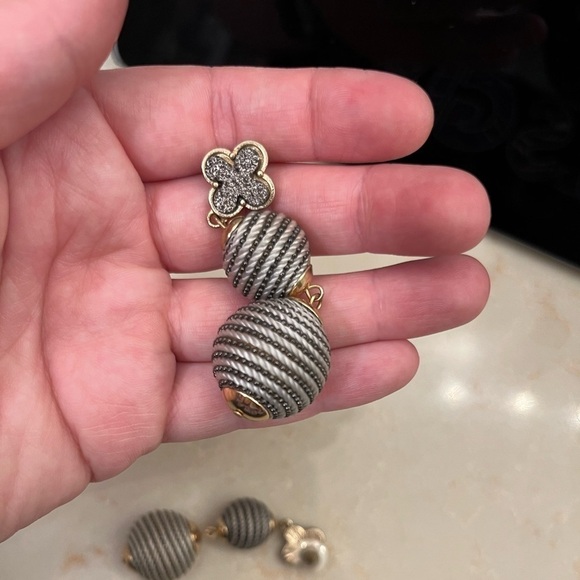 Thread Ball Druzy Clover Stripe Ball Gold Post Earrings - Picture 6 of 6